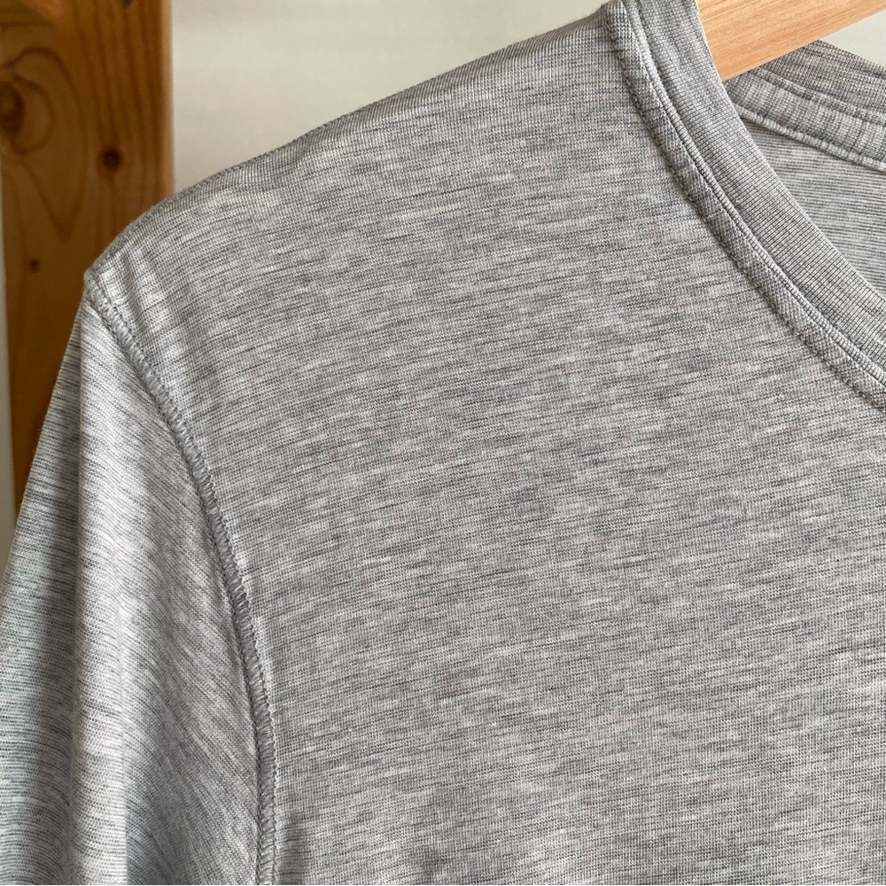 Lululemon Flouncey Tee Mini Stripe Heathered Medium Grey Angel Wing S - Picture 9 of 16